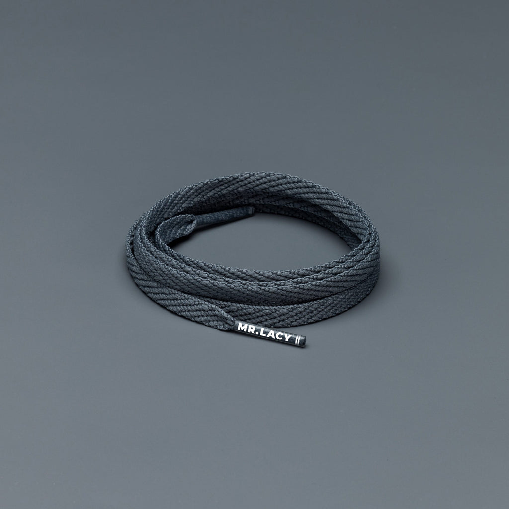 זוג שרוכים צרים בצבע אפור כהה 120 ס״מ - Skinnies Dark Grey - תמונה 1