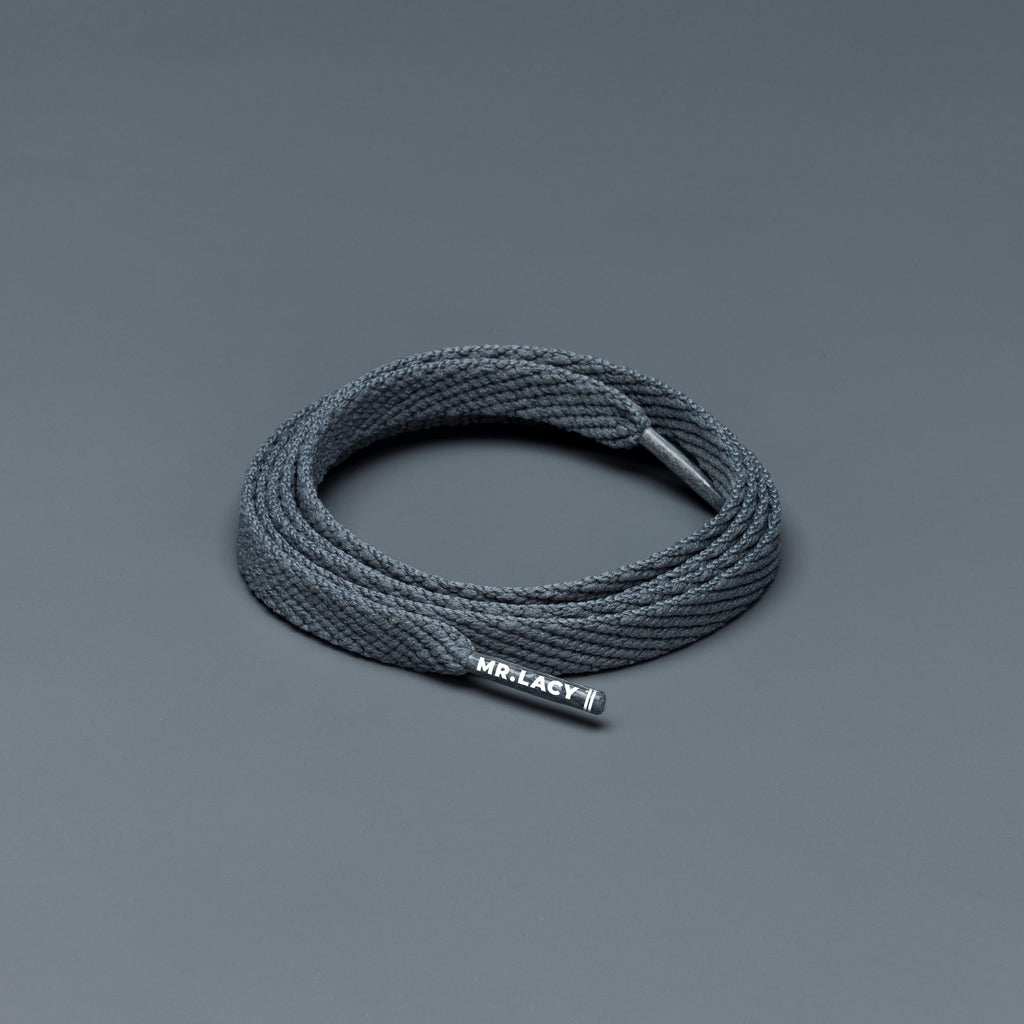 זוג שרוכים קצרים בצבע אפור כהה 90 ס״מ - Smallies Dark Grey - תמונה 1