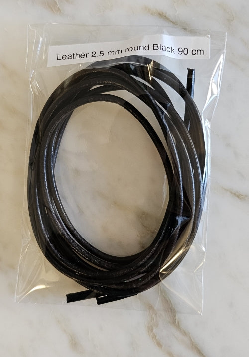 Leather 2.5 mm round Black 90 - זוג שרוכים עגולים מעור דקים במיוחד בצבע שחור 90 ס״מ